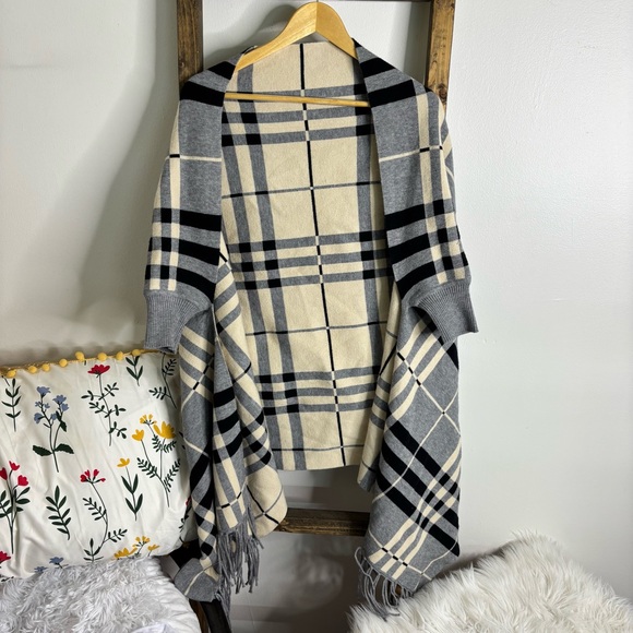Reversible Plaid Women's Sweater Shawl - Picture 1 of 4